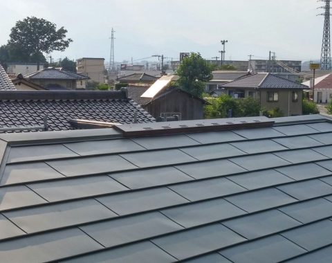 カラーベスト屋根からＧＬ鋼板に葺き替え完了サムネイル